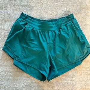 Lululemon Hotty Hot 4” Shorts